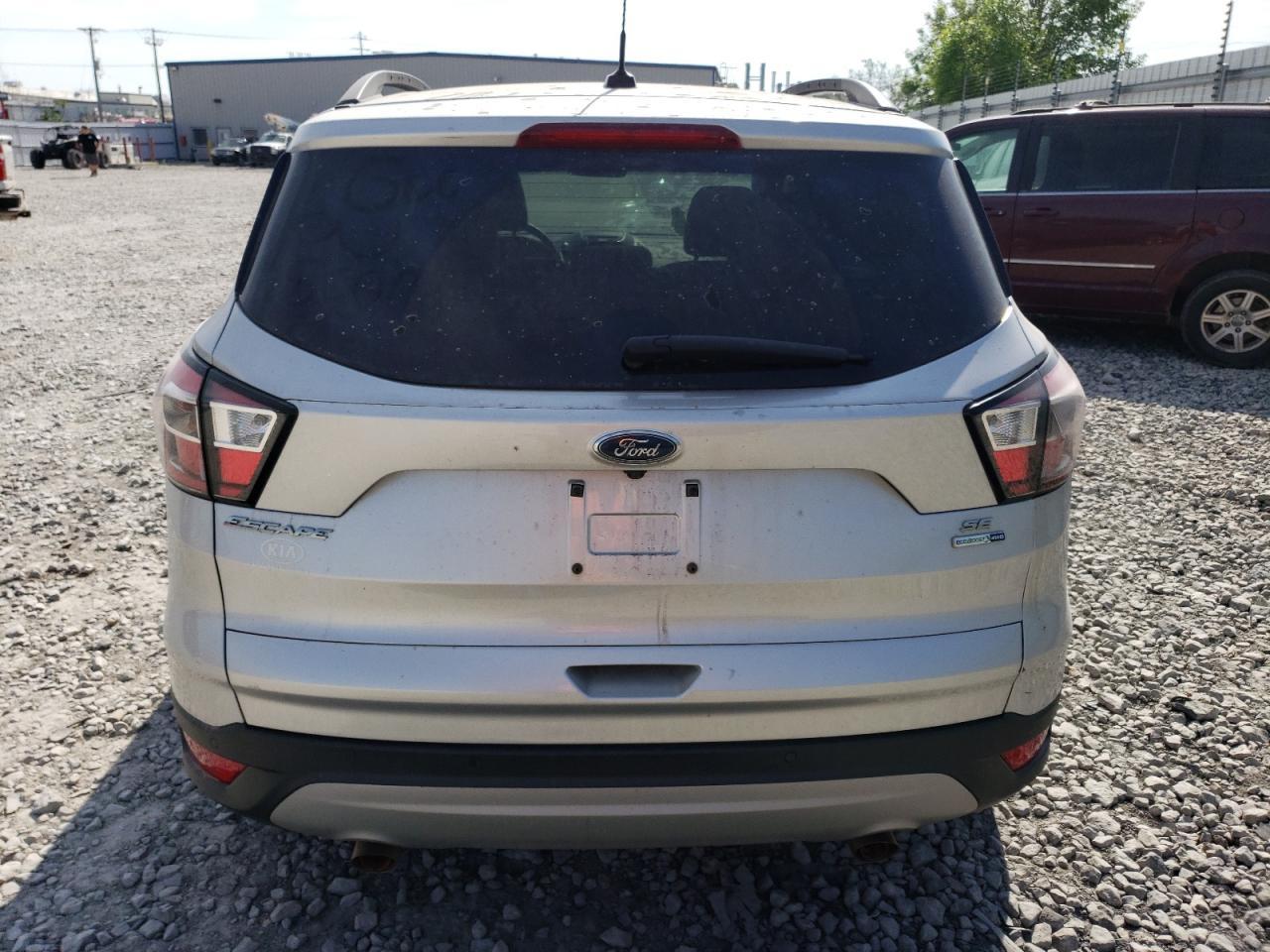 2017 FORD ESCAPE SE - Фото 6