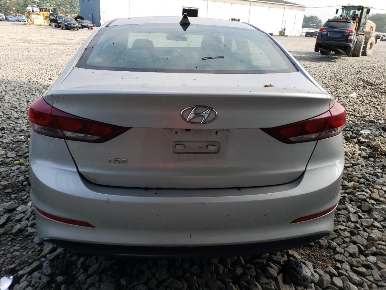 2018 HYUNDAI ELANTRA SE - Image 6