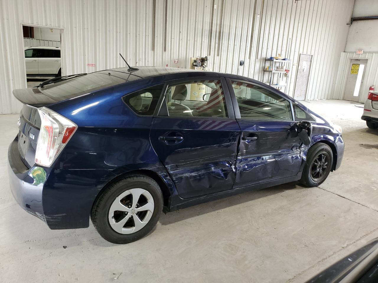 2015 TOYOTA PRIUS - Image 3