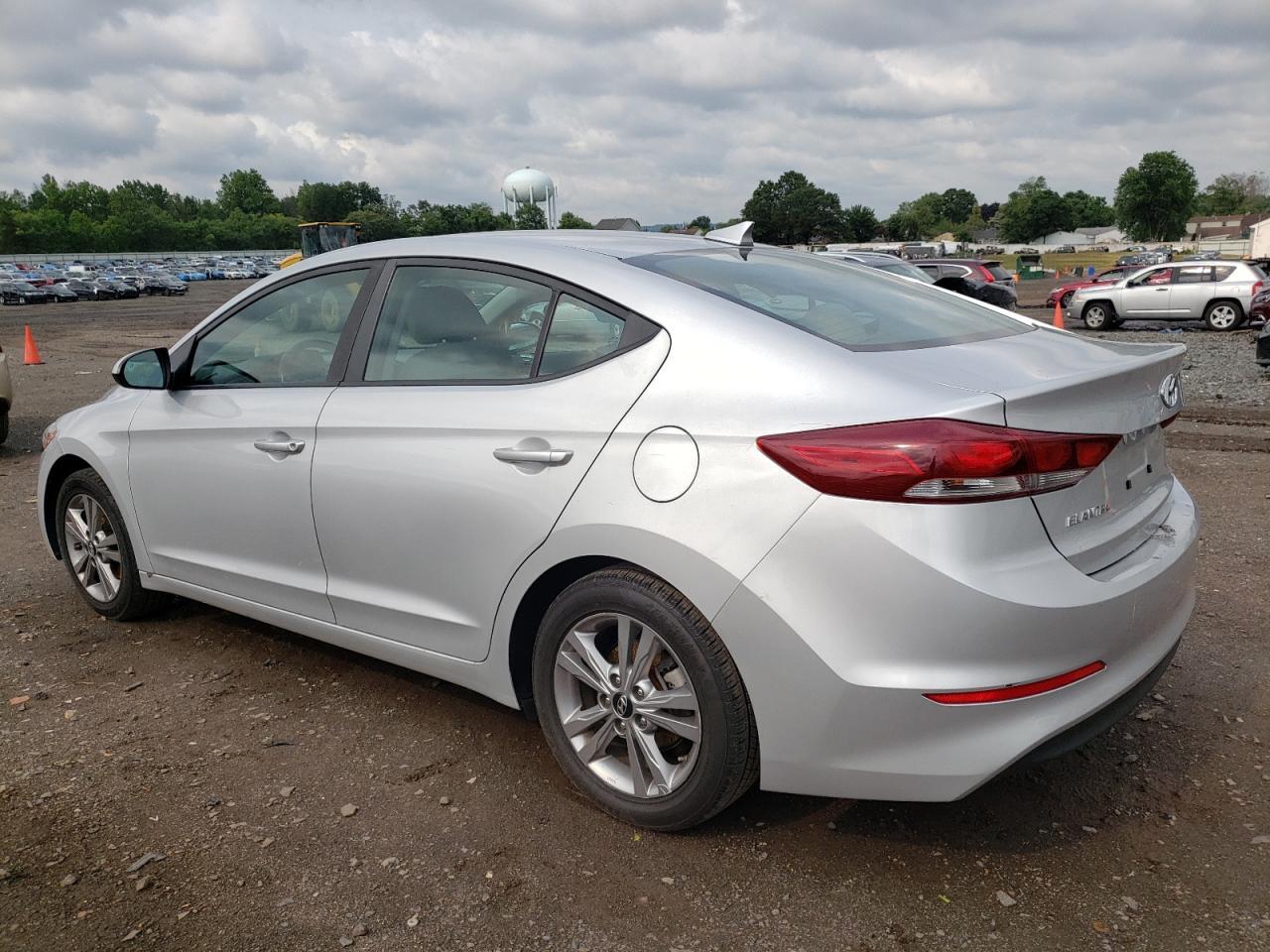 2018 HYUNDAI ELANTRA SE - Image 2