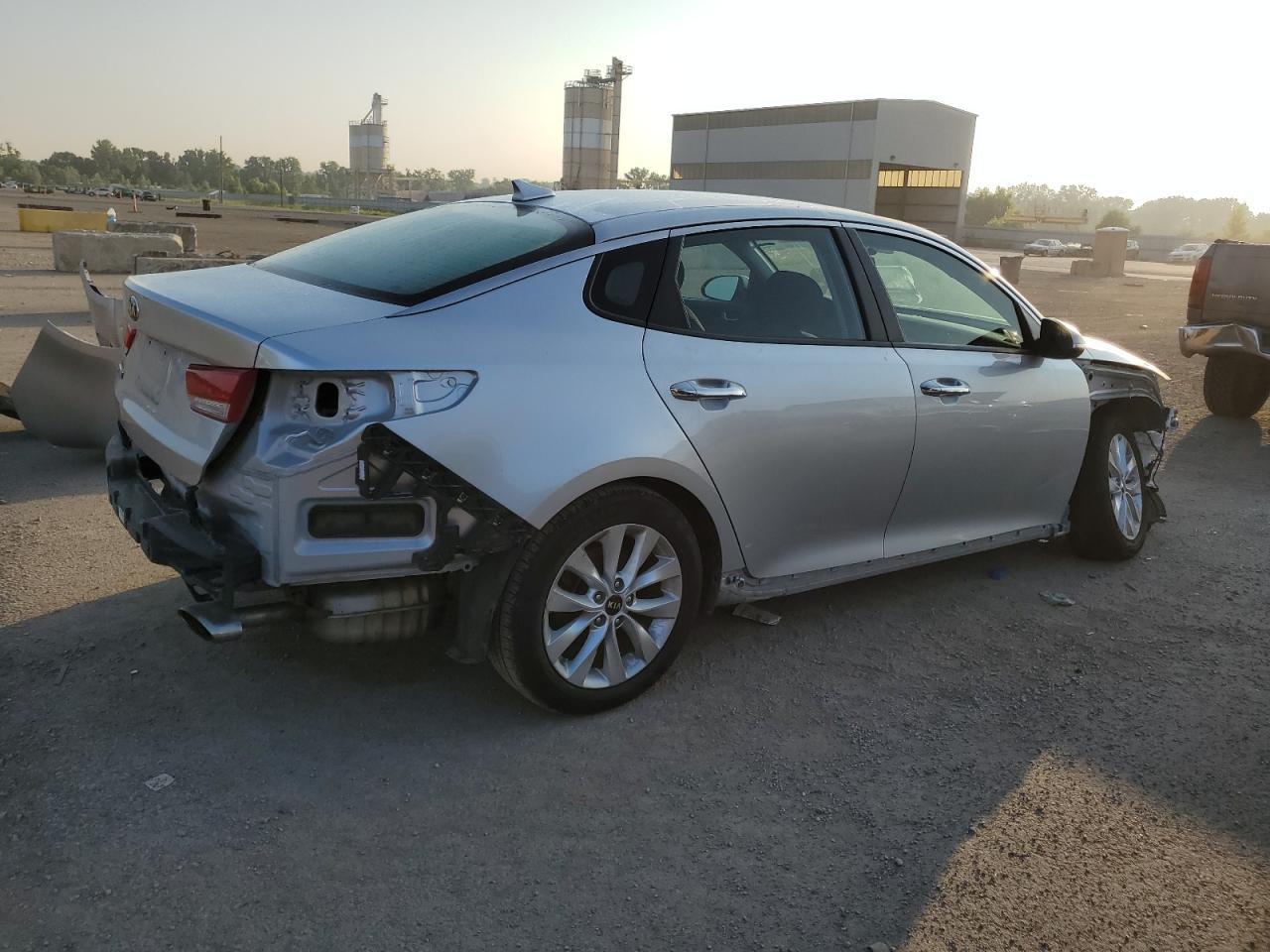 2016 KIA OPTIMA LX - Фото 3