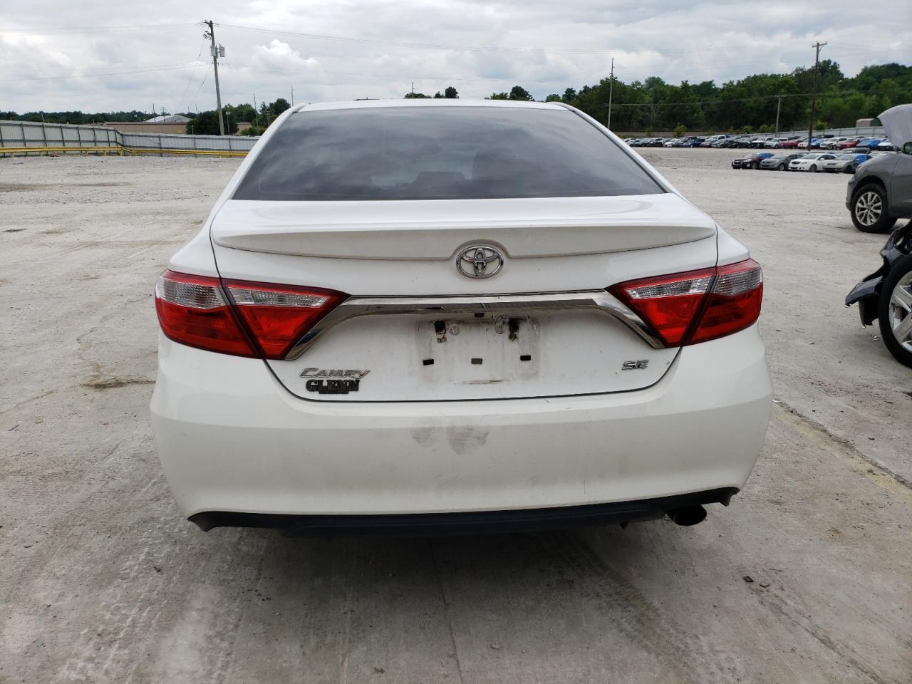 2015 TOYOTA CAMRY LE - Image 6