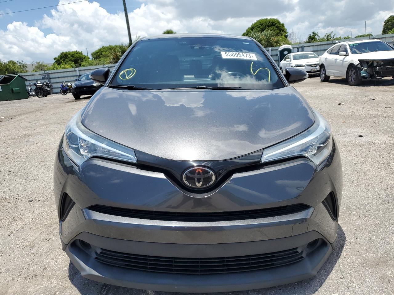 2018 TOYOTA C-HR XLE - Image 5