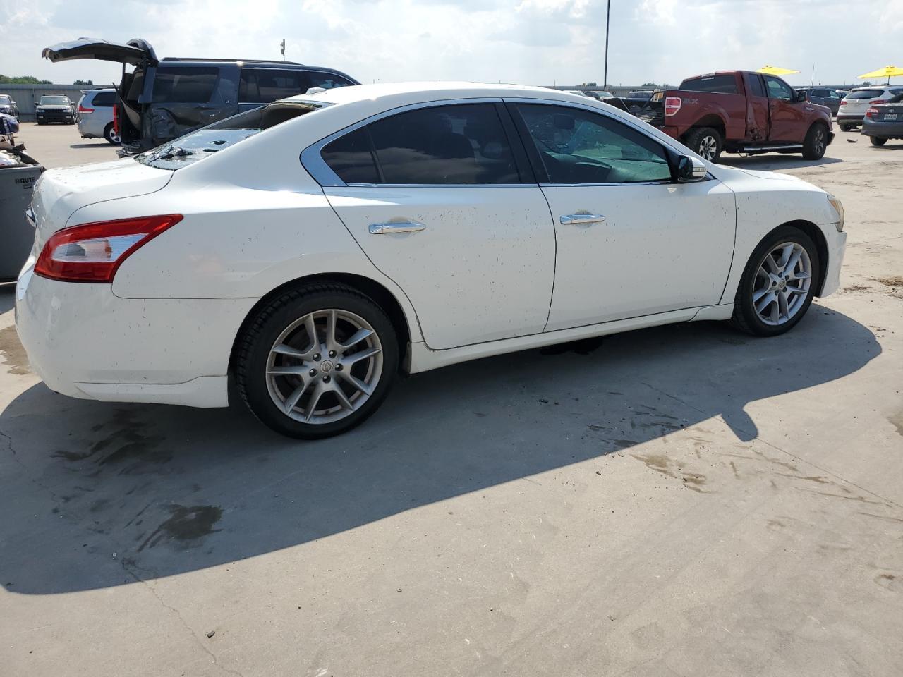 2011 NISSAN MAXIMA S - Фото 3