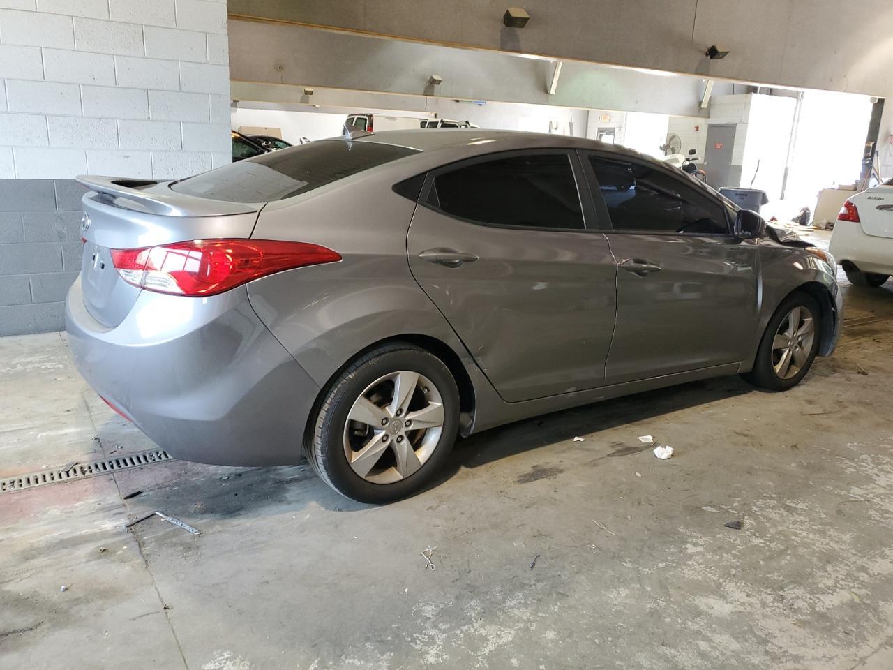 2013 HYUNDAI ELANTRA GL - Image 3