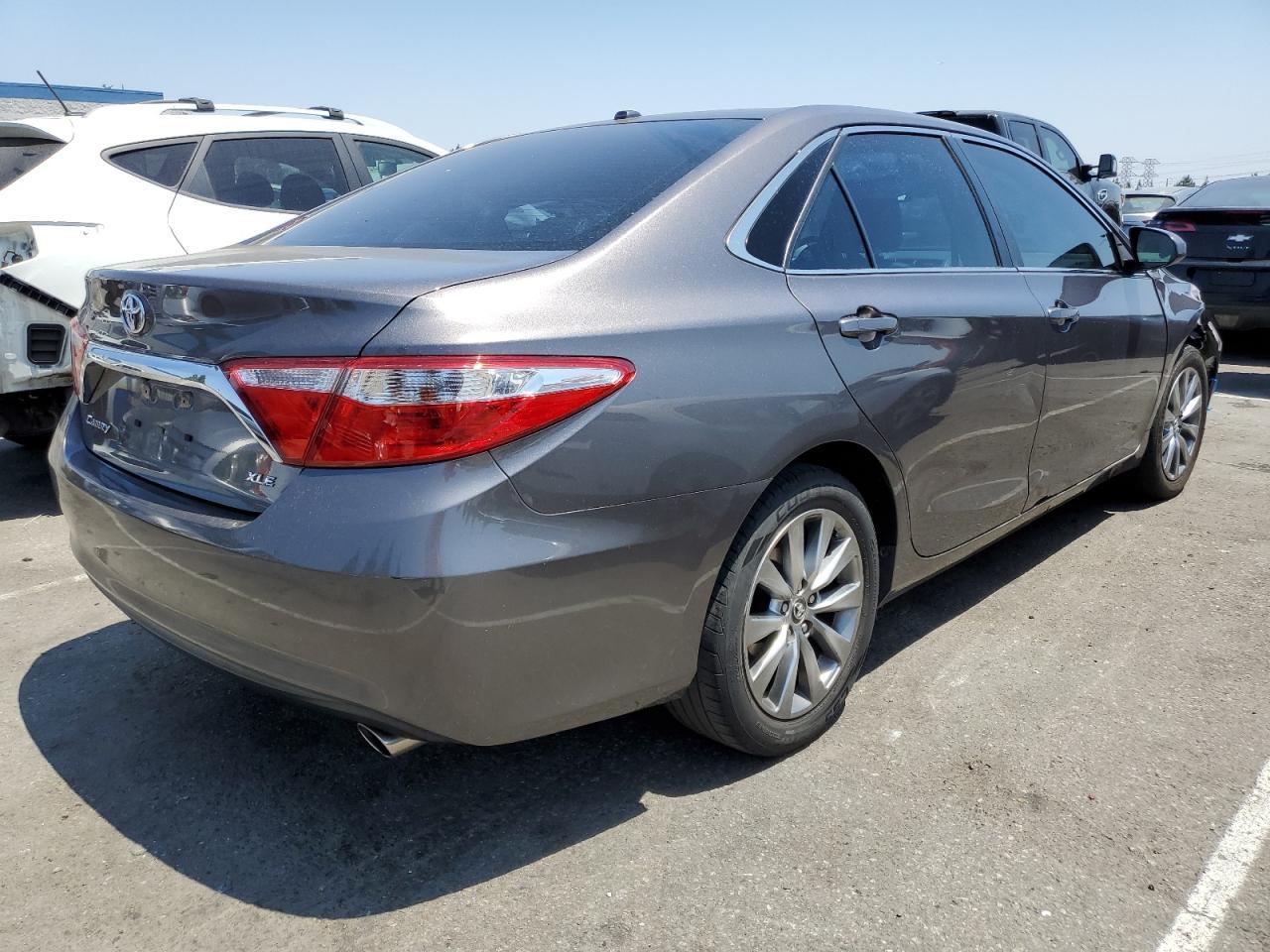 2017 TOYOTA CAMRY LE - Фото 3