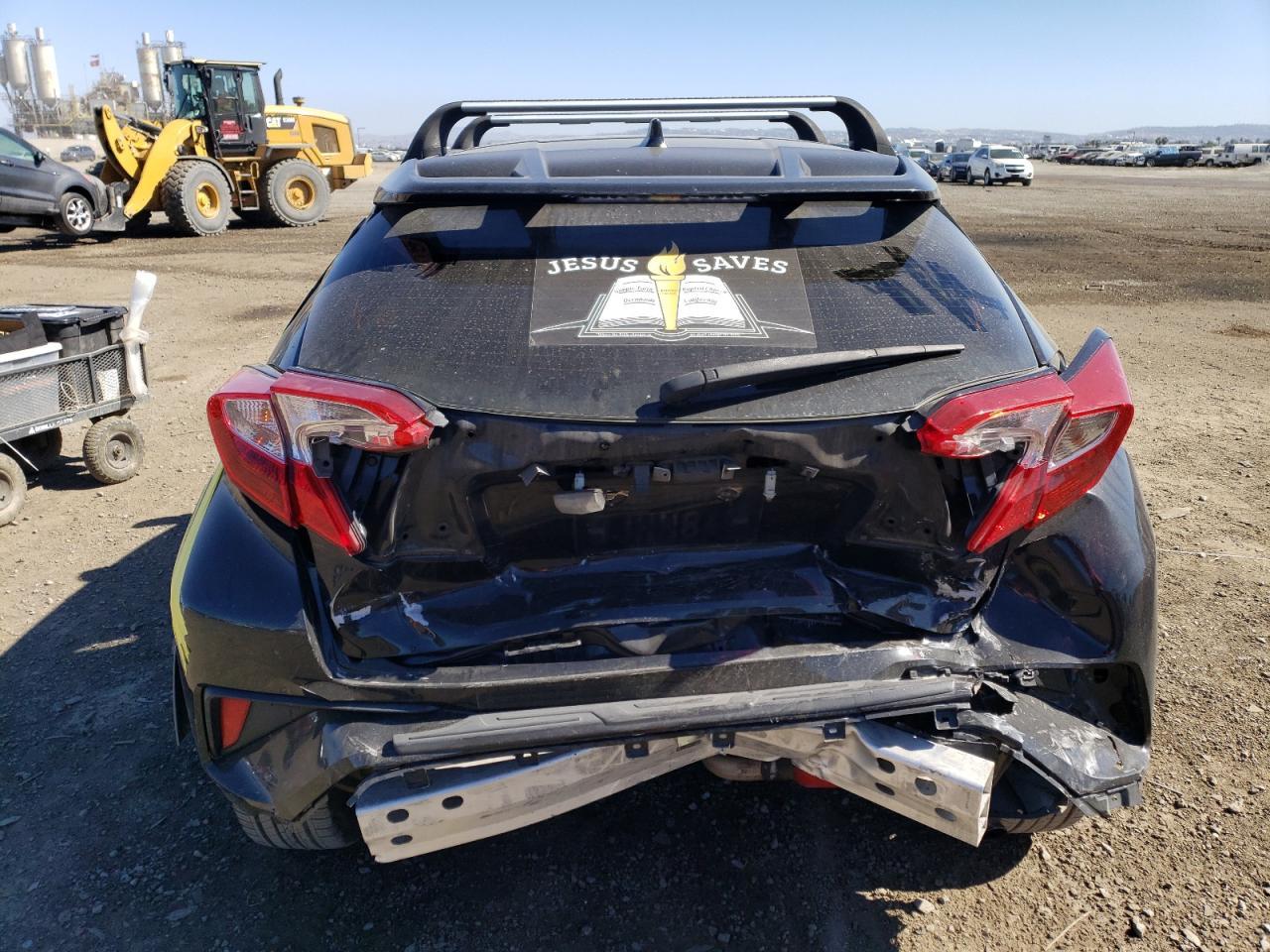 2019 TOYOTA C-HR XLE - Image 6