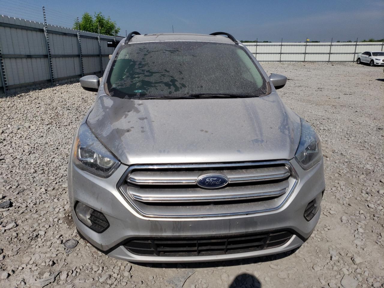 2017 FORD ESCAPE SE - Фото 5