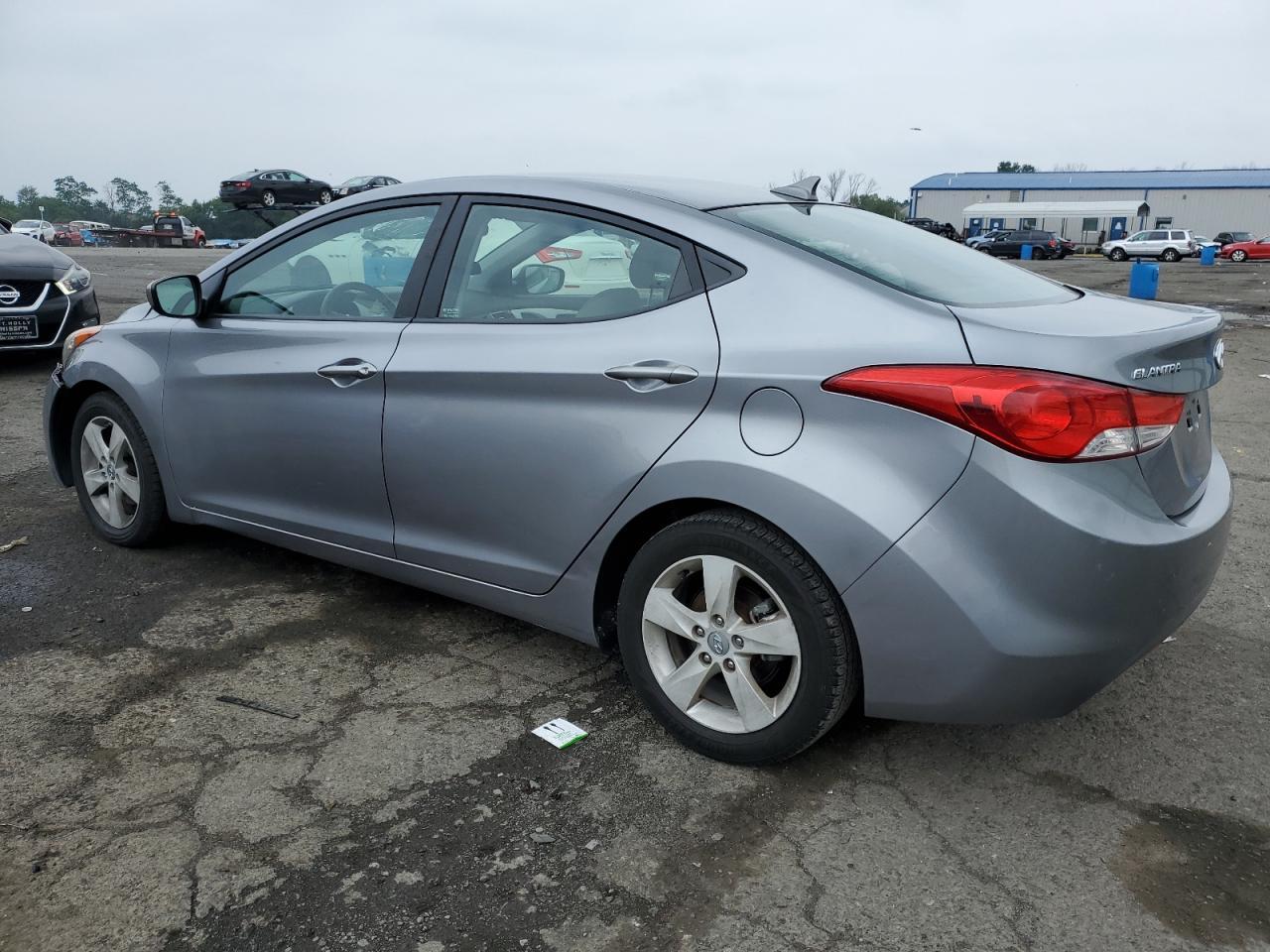 2013 HYUNDAI ELANTRA GL - Фото 2