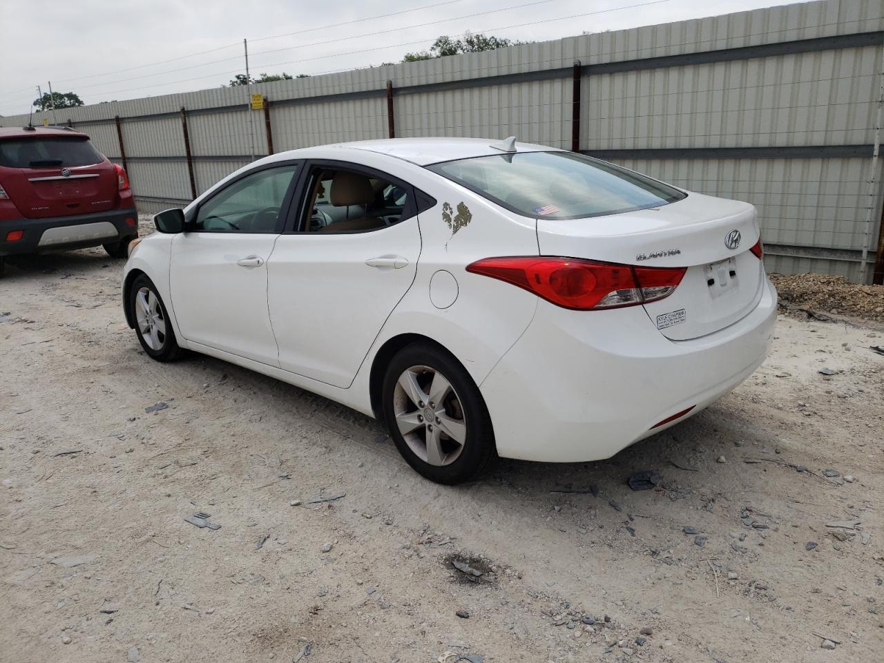 2013 HYUNDAI ELANTRA GL - Image 2