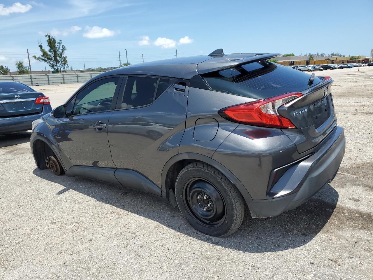 2018 TOYOTA C-HR XLE - Image 2