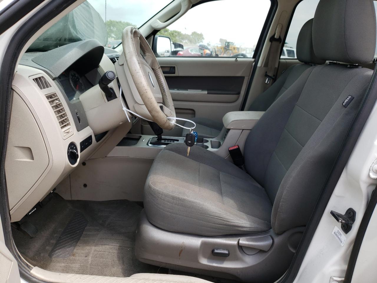 2010 FORD ESCAPE XLT - Image 7