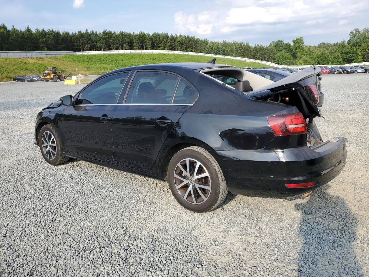 2017 VOLKSWAGEN JETTA SE - Image 2