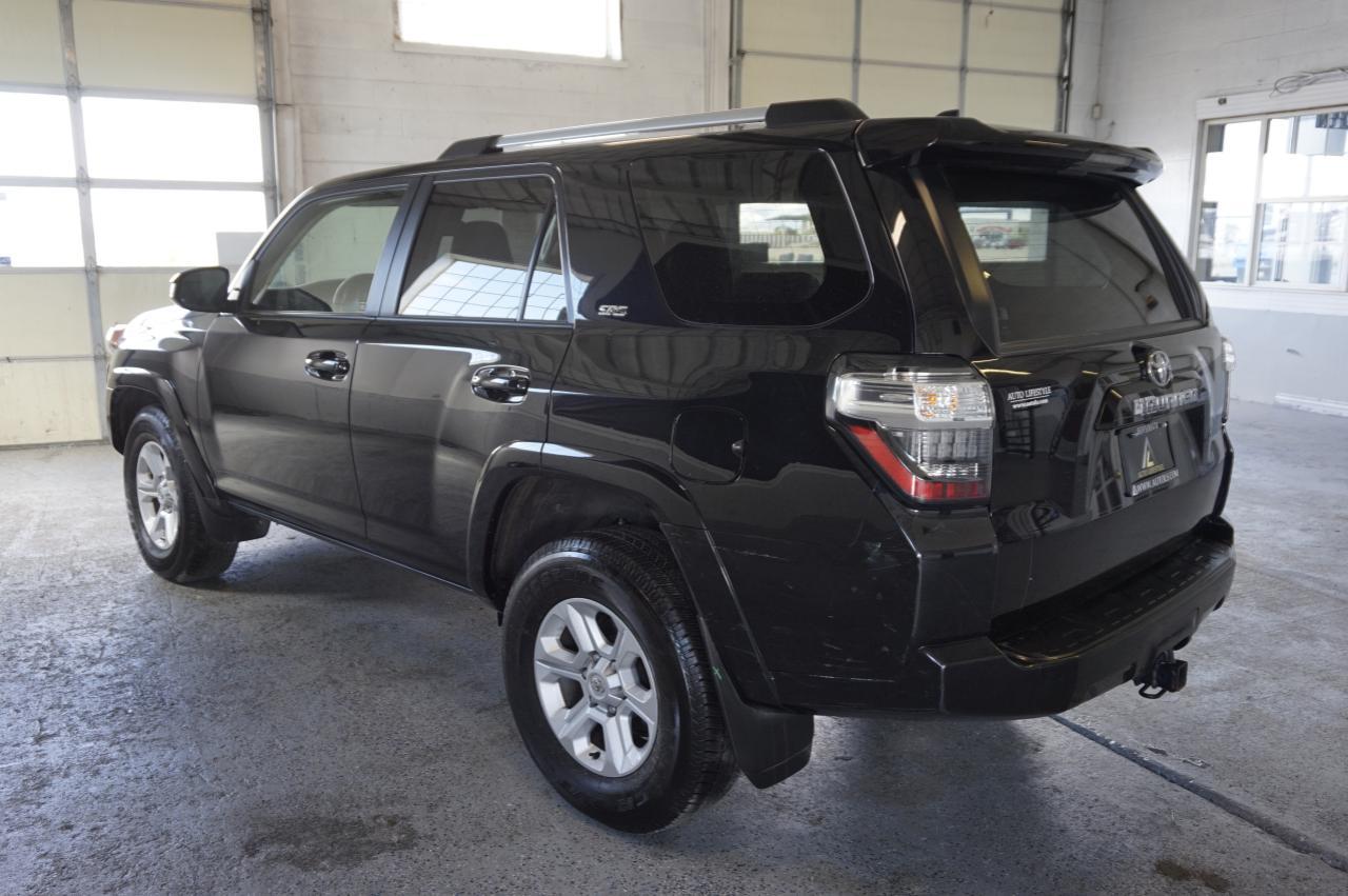2022 TOYOTA 4RUNNER SR - Фото 3