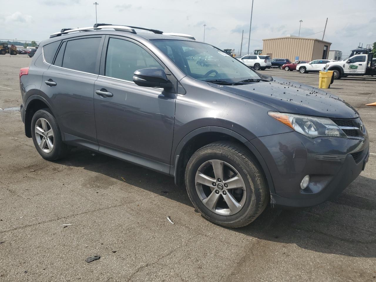 2015 TOYOTA RAV4 XLE - Image 4