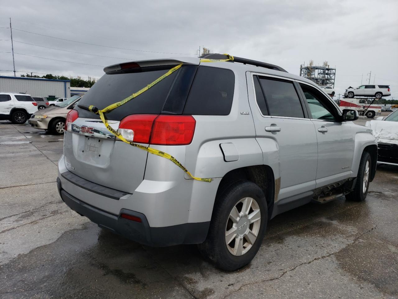 2013 GMC TERRAIN SL - Image 3