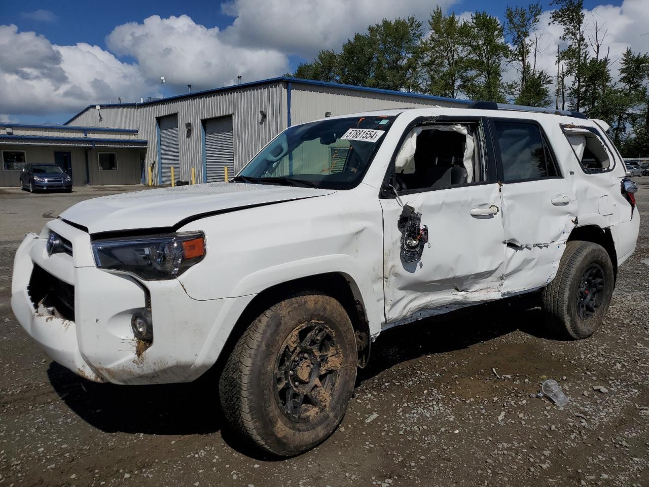 2024 TOYOTA 4RUNNER SR