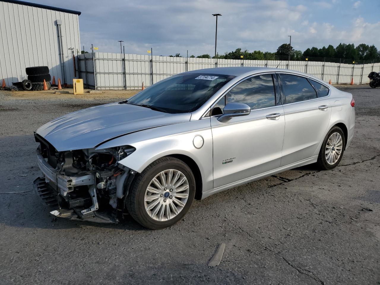 2016 FORD FUSION SE car image