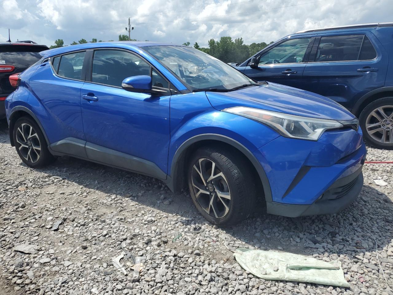 2018 TOYOTA C-HR XLE - Image 4