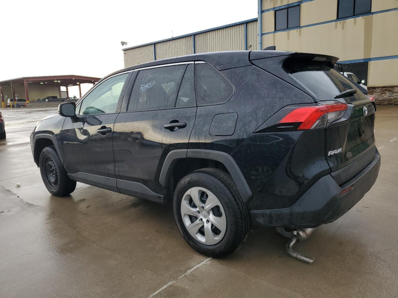 2023 TOYOTA RAV4 LE - Фото 2