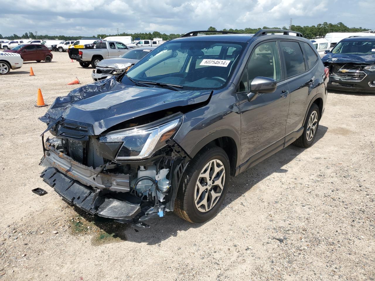 2024 SUBARU FORESTER P car image