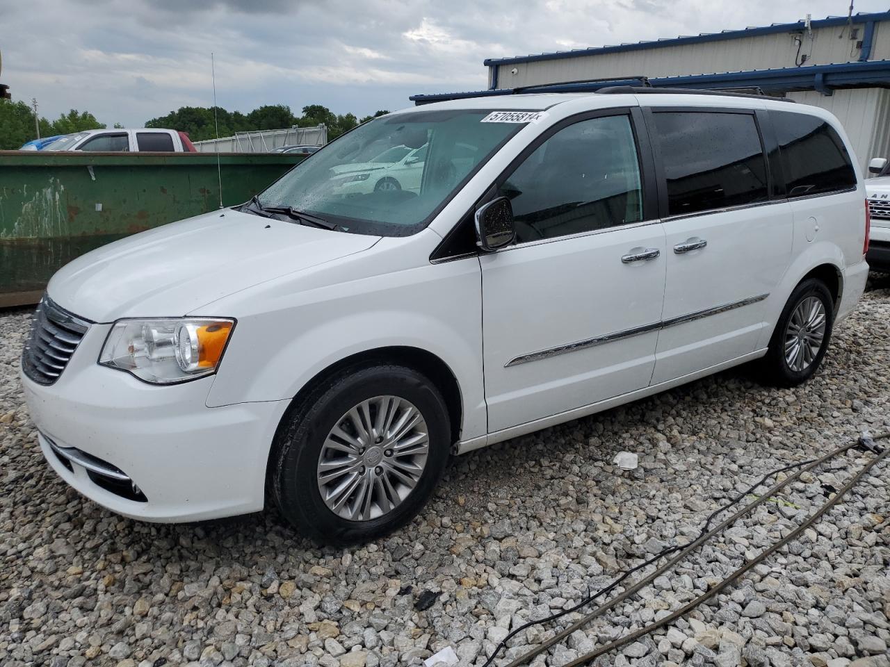 2016 CHRYSLER TOWN & COU car image