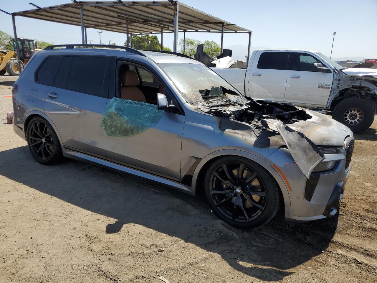 2024 BMW X7 XDRIVE4 - Image 4