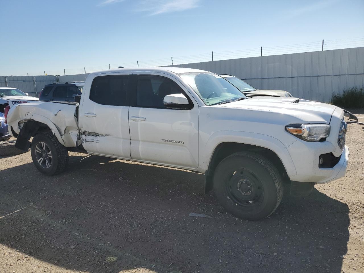 2016 TOYOTA TACOMA DOU - Фото 4