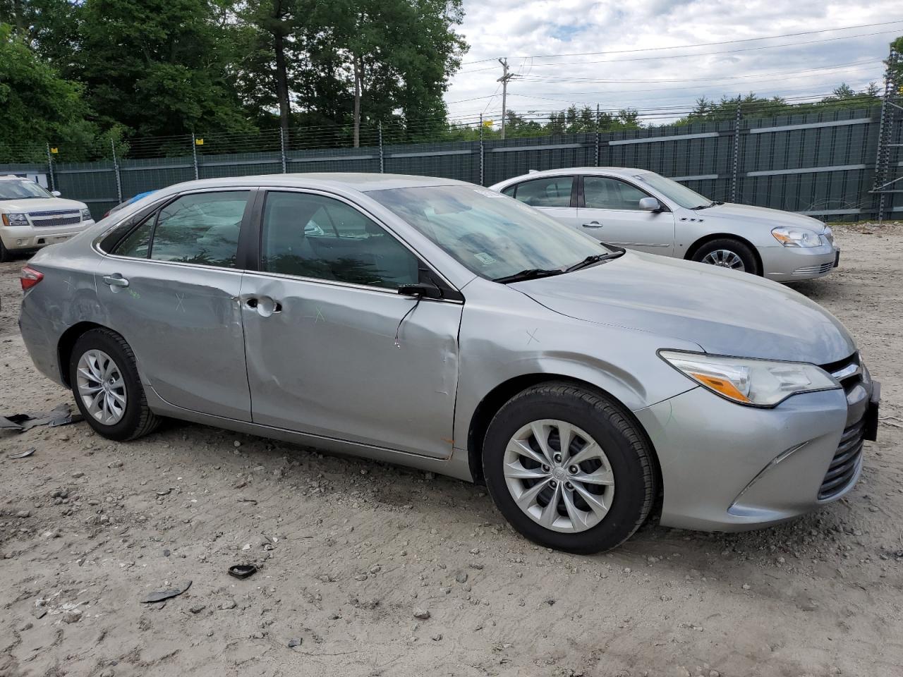 2015 TOYOTA CAMRY LE - Image 4
