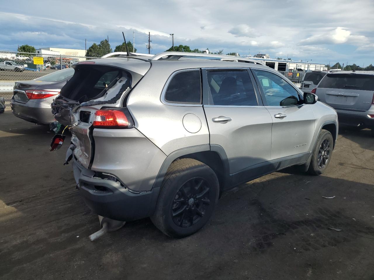 2016 JEEP CHEROKEE L - Image 3