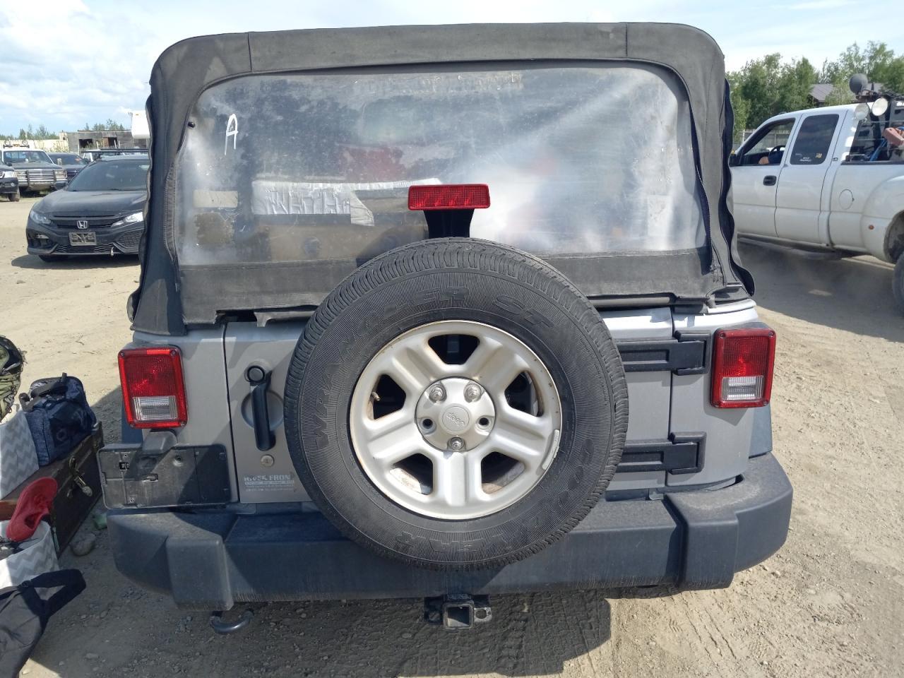 2014 JEEP WRANGLER U - Image 6