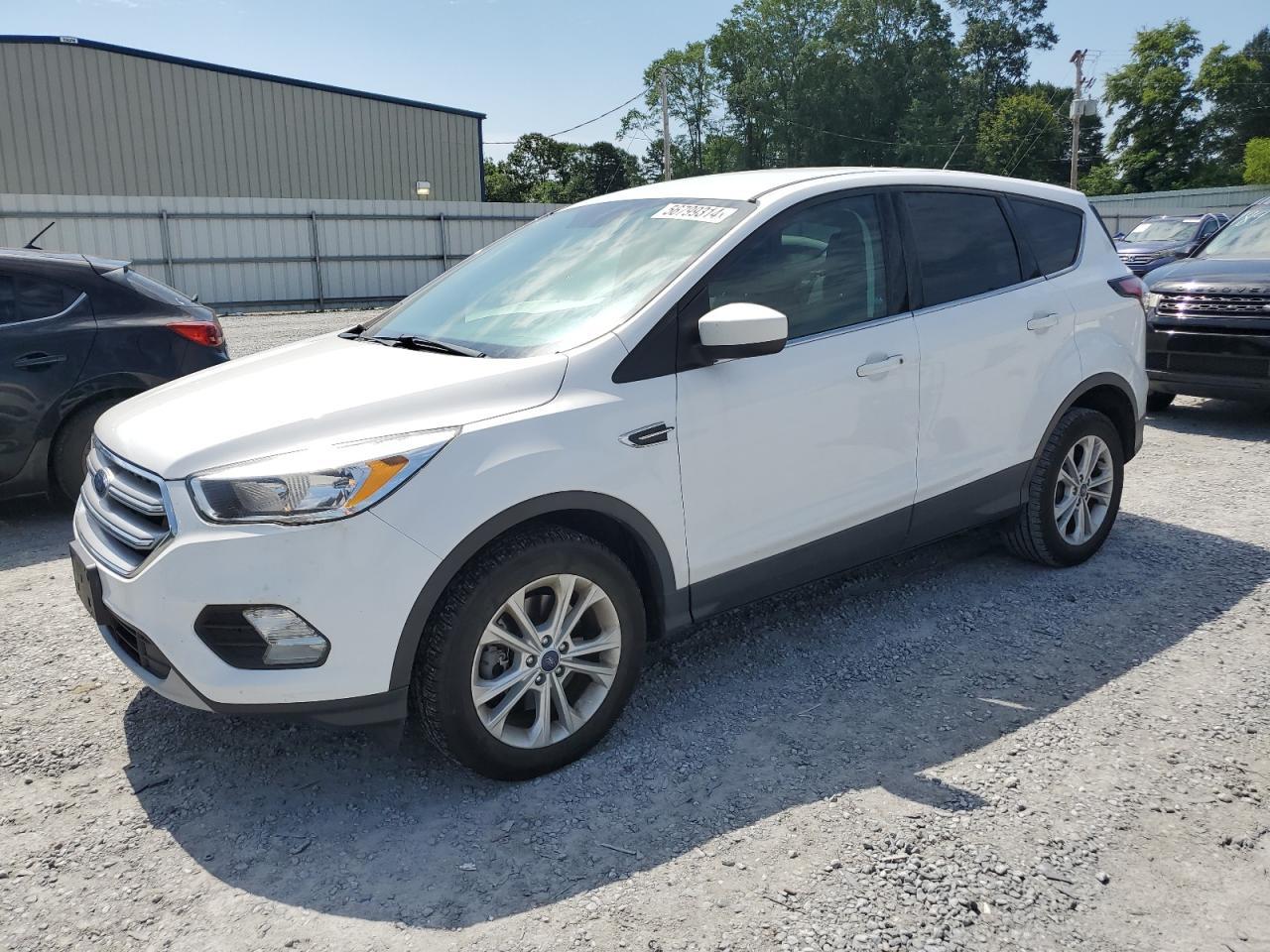 2017 FORD ESCAPE SE car image