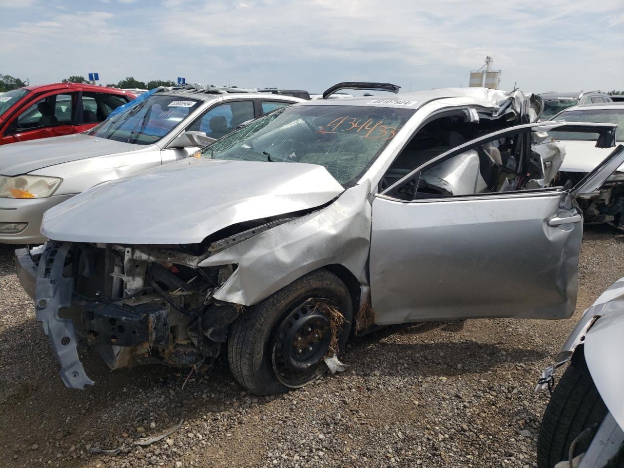 2014 TOYOTA CAMRY L