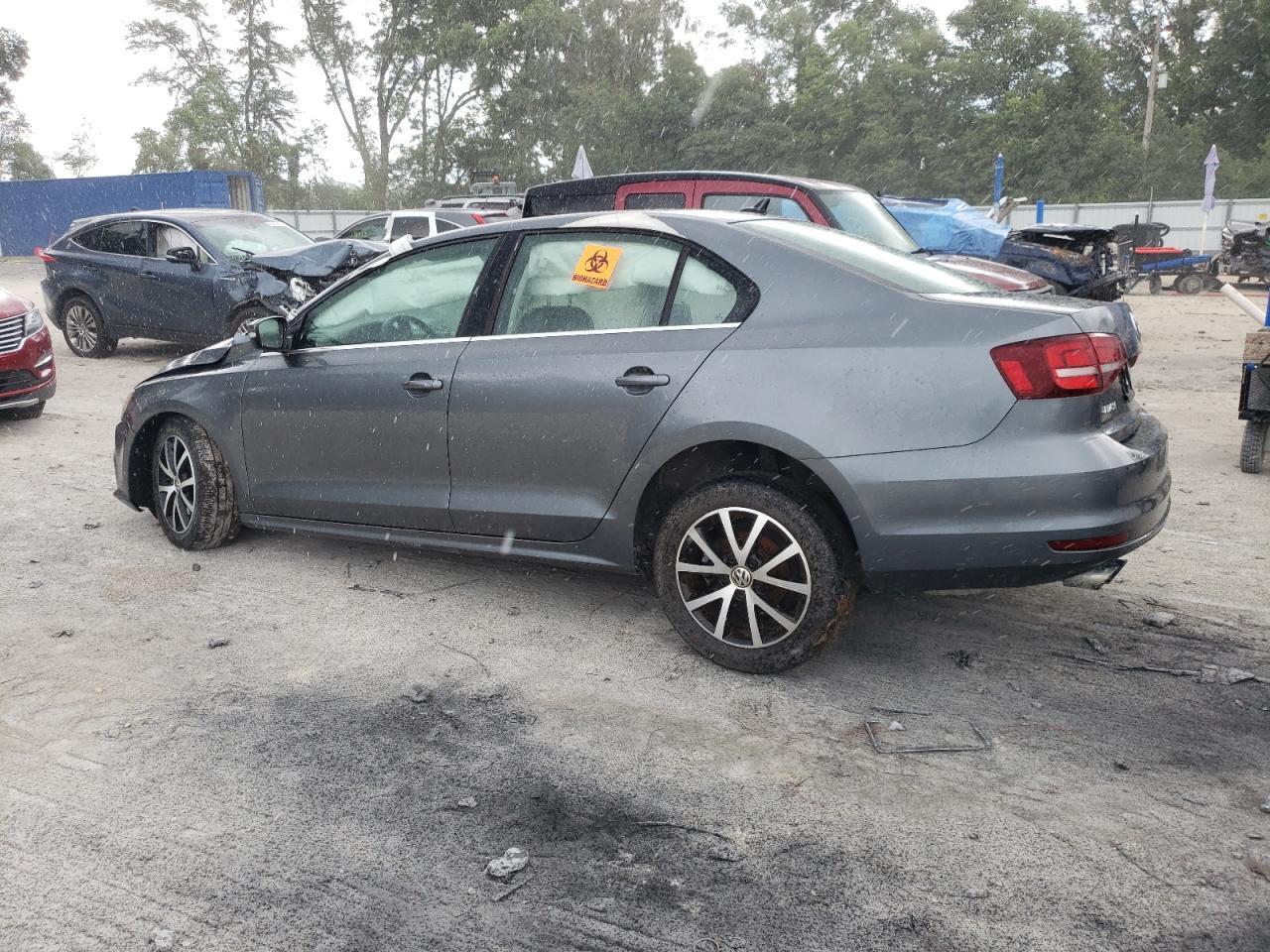 2017 VOLKSWAGEN JETTA SE - Image 2