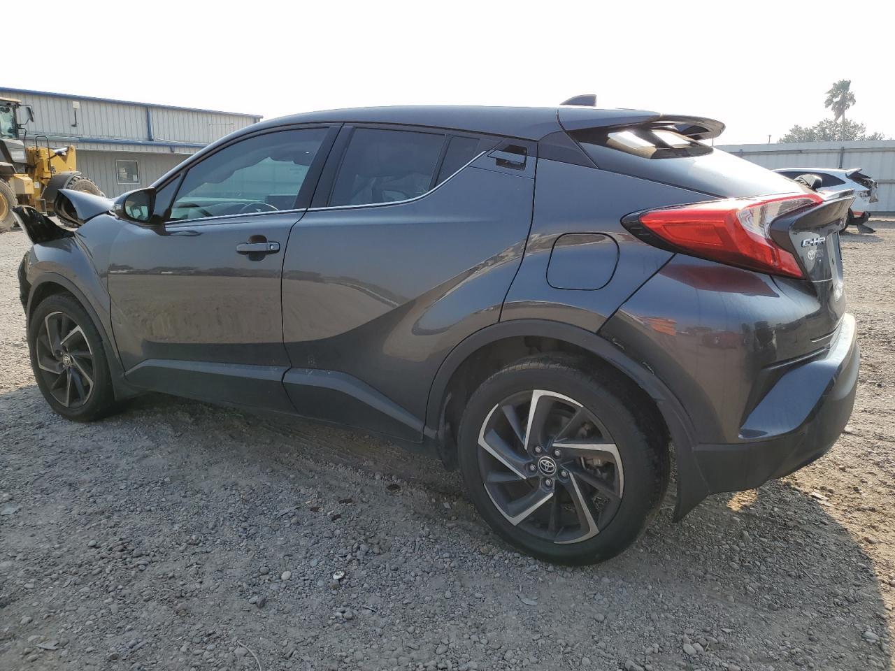 2022 TOYOTA C-HR XLE - Фото 2
