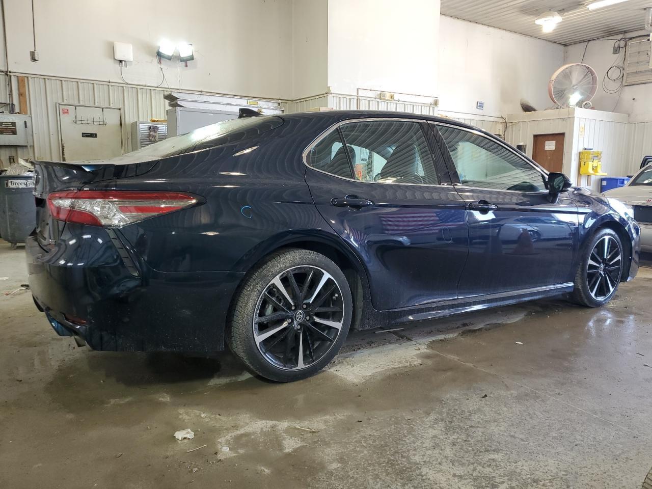 2018 TOYOTA CAMRY XSE - Фото 3
