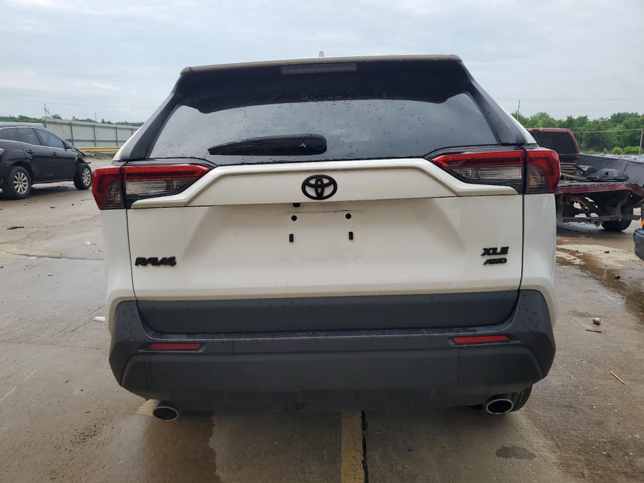 2022 TOYOTA RAV4 XLE - Фото 6