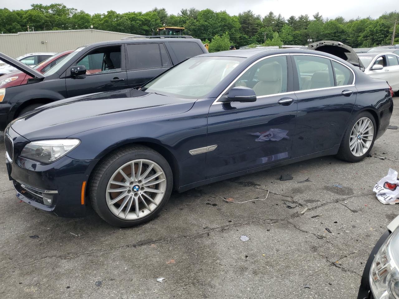 2014 BMW 750 XI car image