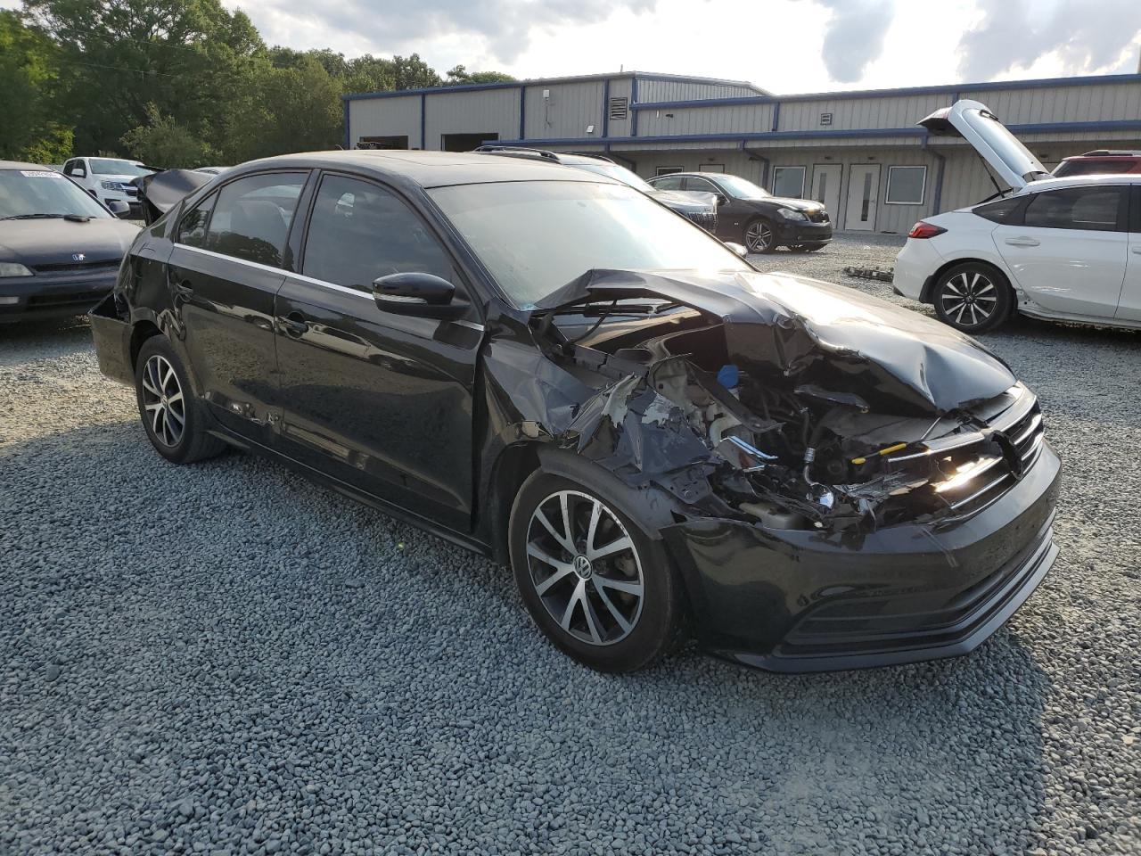 2017 VOLKSWAGEN JETTA SE - Image 4