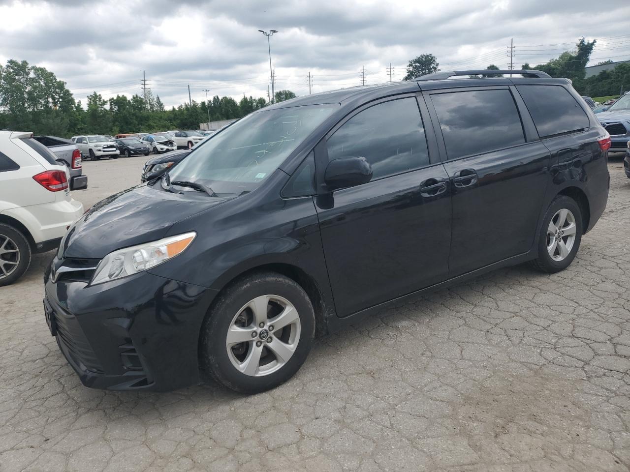 2019 TOYOTA SIENNA LE