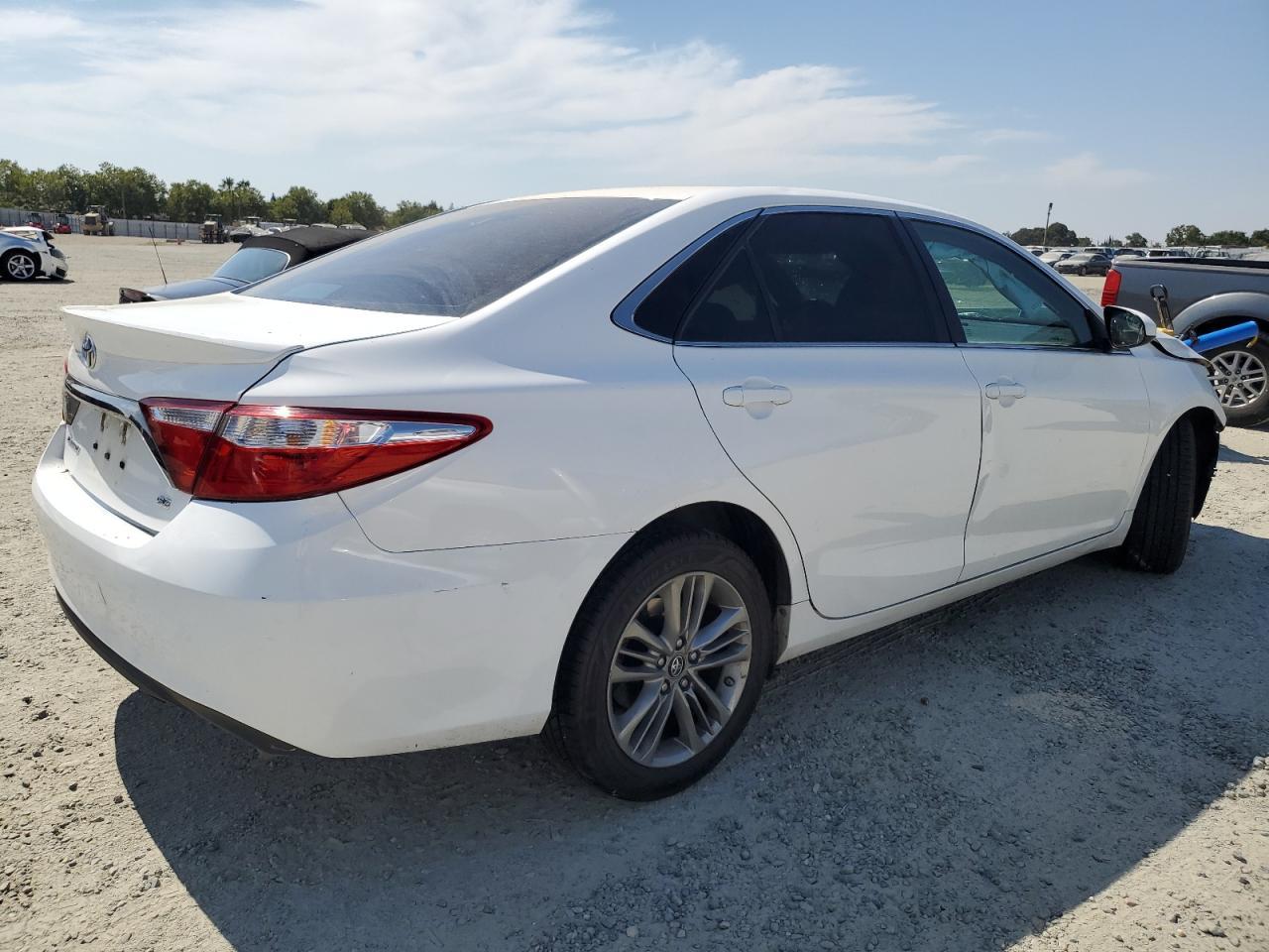 2016 TOYOTA CAMRY LE - Фото 3