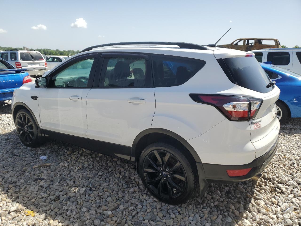 2017 FORD ESCAPE SE - Image 2