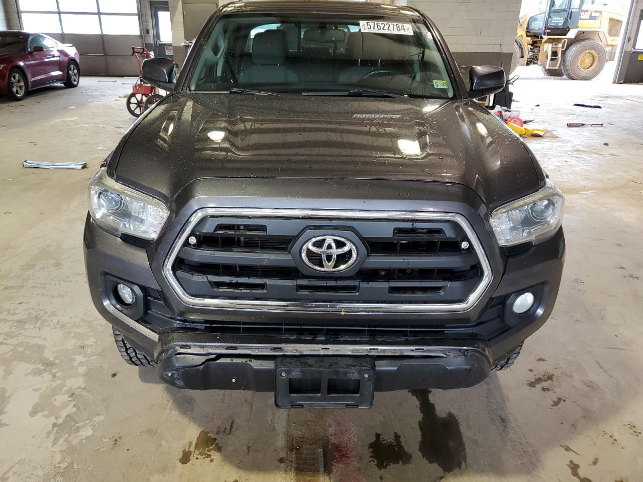 2017 TOYOTA TACOMA DOU - Фото 5