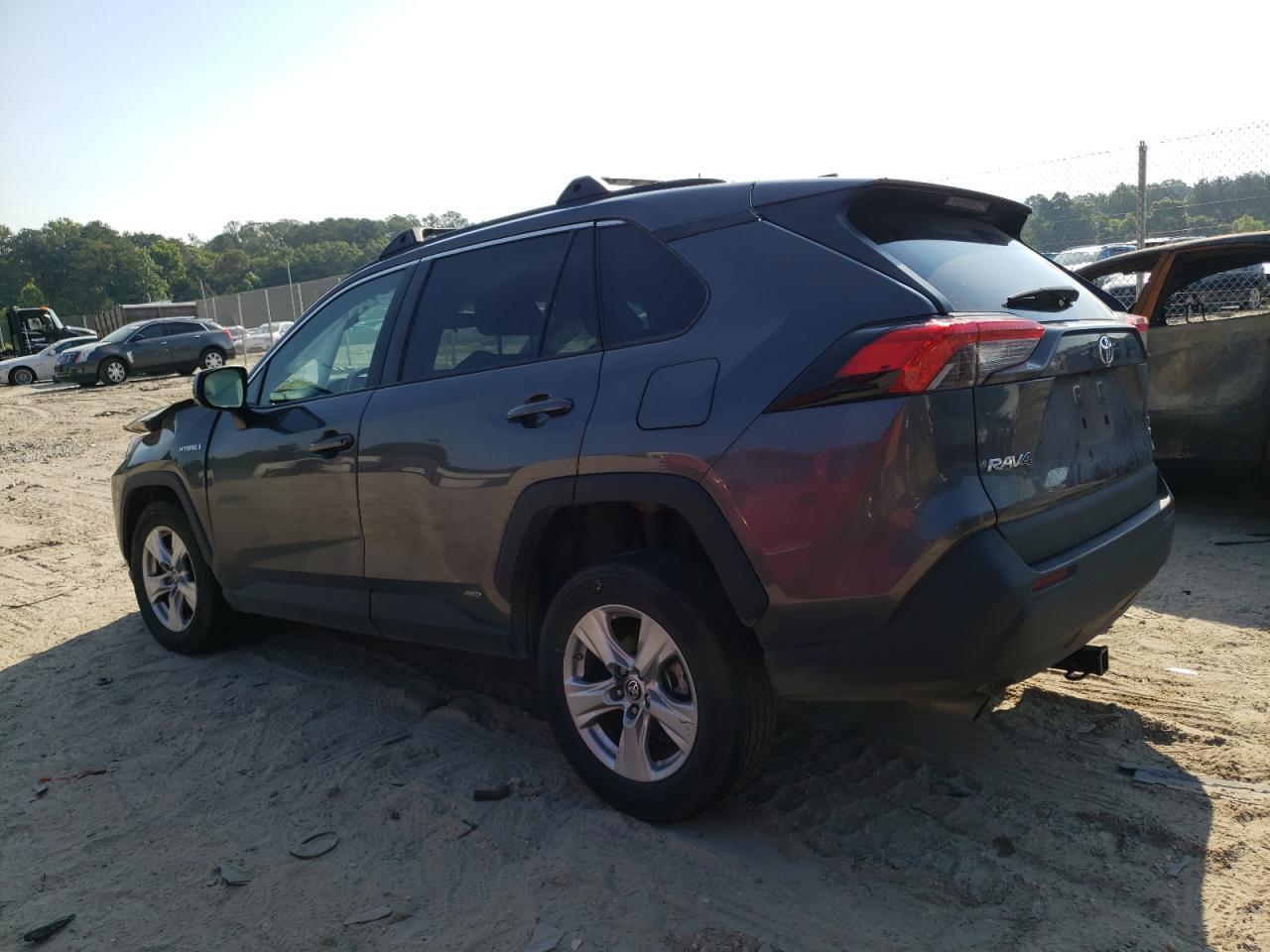 2021 TOYOTA RAV4 LE - Фото 2