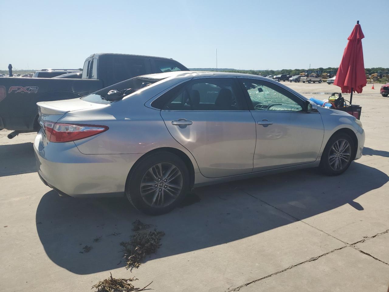2015 TOYOTA CAMRY LE - Фото 3