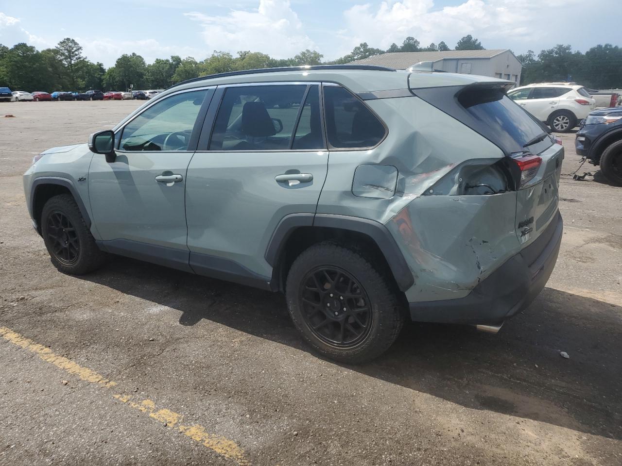 2020 TOYOTA RAV4 XLE - Image 2