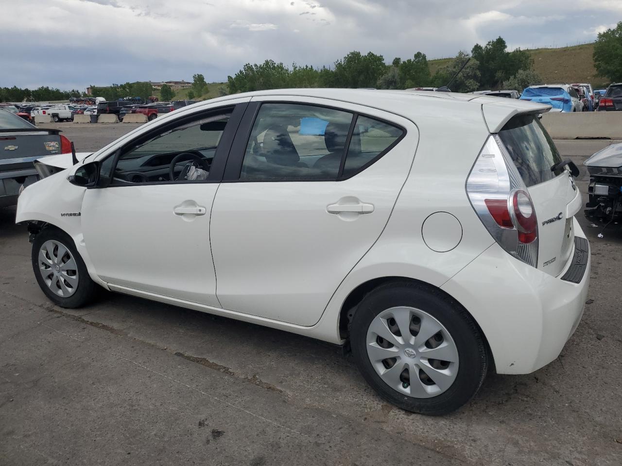 2013 TOYOTA PRIUS C - Фото 2