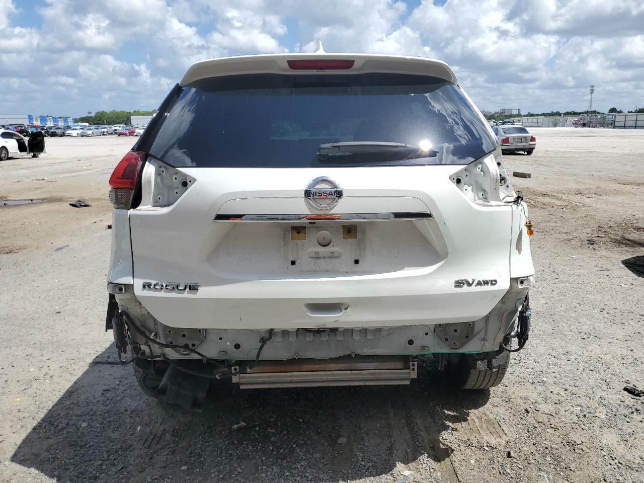 2018 NISSAN ROGUE S - Фото 6