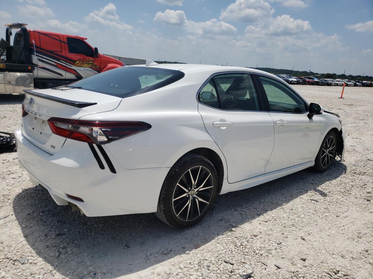 2021 TOYOTA CAMRY SE - Image 3