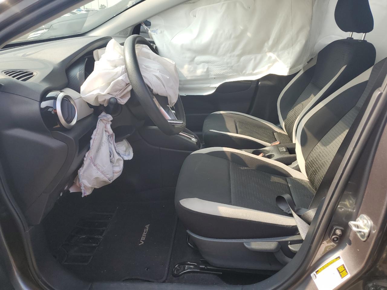 2021 NISSAN VERSA SV - Фото 7